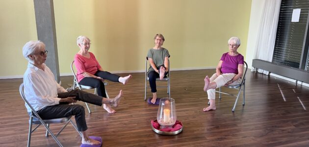 Seniorinnen-Yoga